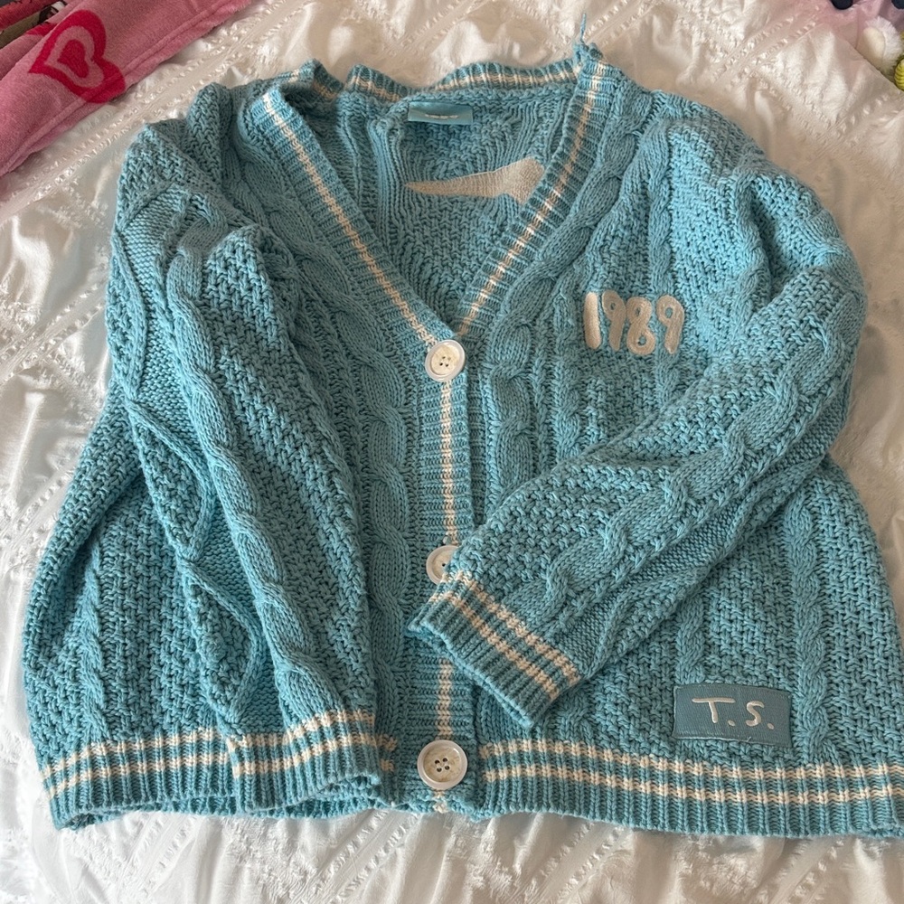 Taylor Swift 1989 cardigan